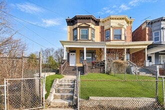 Building Photo - 6 General Greene Ave