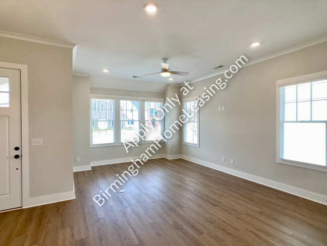 Building Photo - 4870 Silas Ave