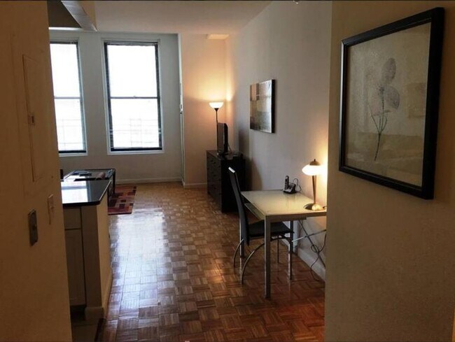 Building Photo - *NO FEE* BRAND NEW RENOVATIONS--HIGH CEILI...