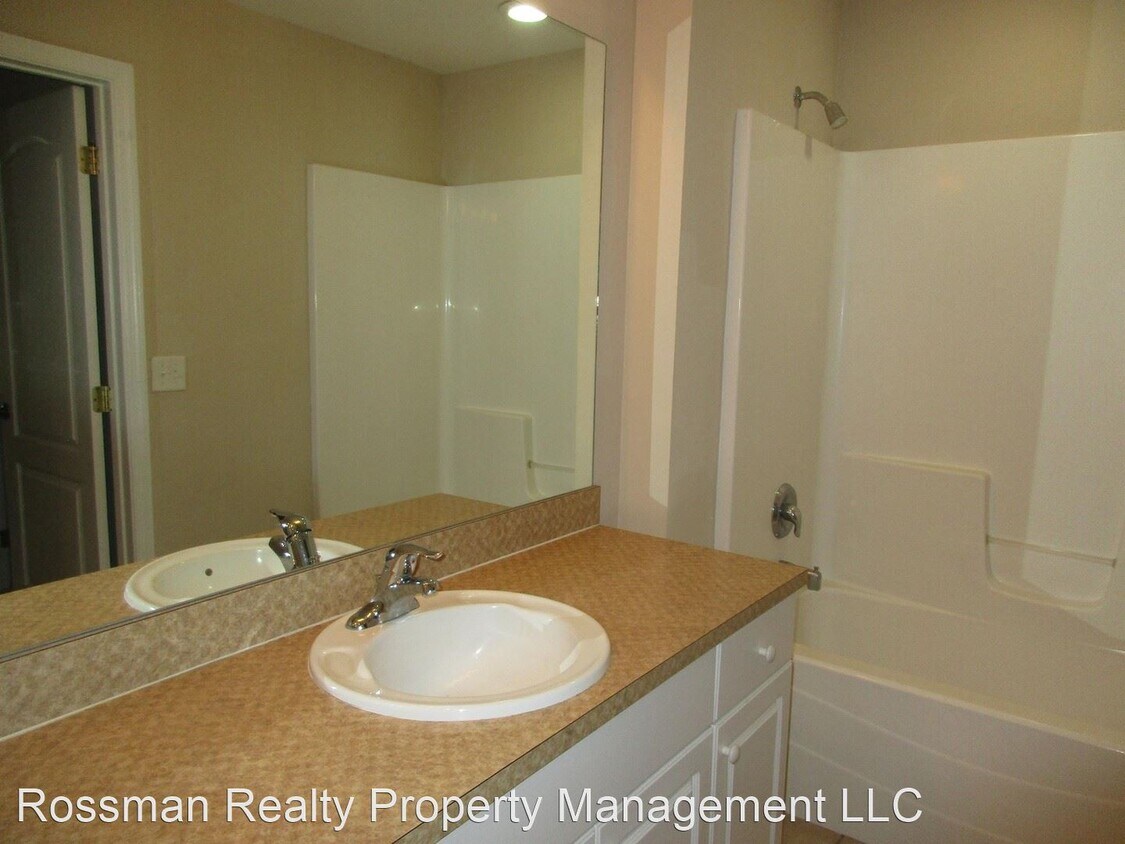 Foto del edificio - 3 br, 2 bath House - 905 NE 4TH PL CAPE CO...