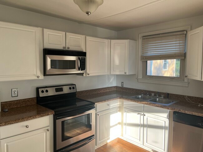 Foto del edificio - 737 Windsor Ave SW