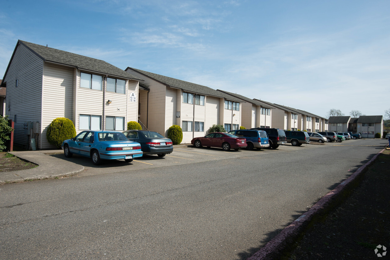 Building Photo - Central East Apartments