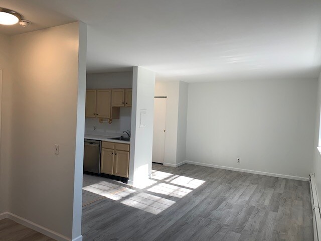 Building Photo - 1080 New Haven Ave