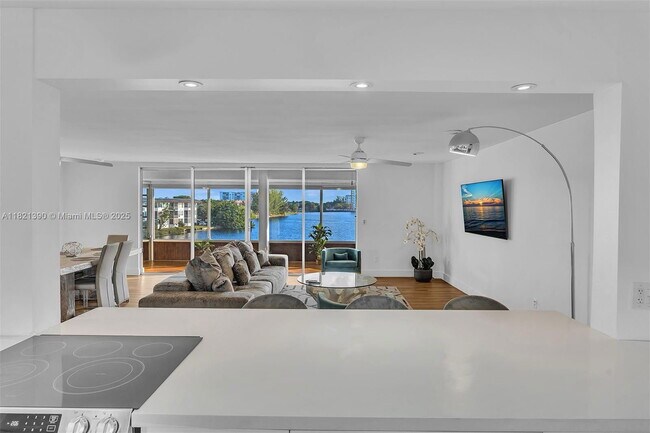 Foto del edificio - 1350 NE 191st St