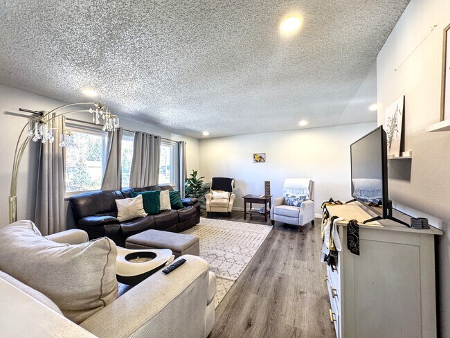 Foto del edificio - 1105 Mt View Ln