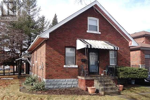Photo du bâtiment - 528 Birchmount Rd