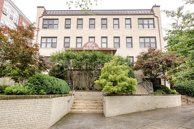 Building Photo - 2630 Adams Mill Rd NW
