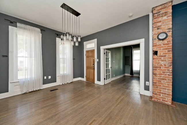 Foto del edificio - 427 Riley Ave
