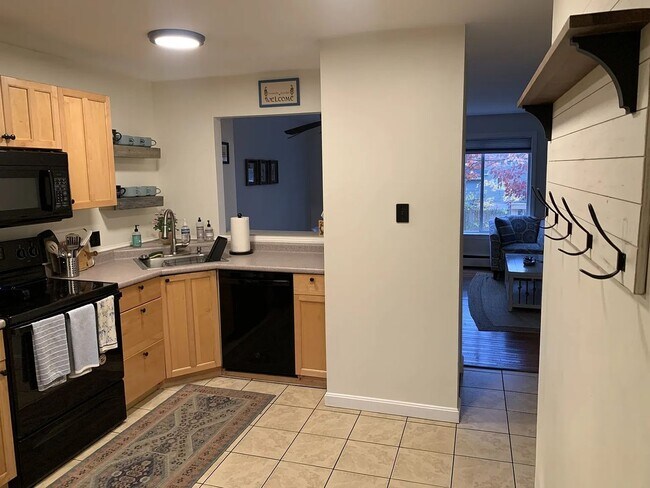 Foto del edificio - Spacious 2BR/1.5BA w/ Loft Available December 1st!!  - Partially Furnished Winter Rental