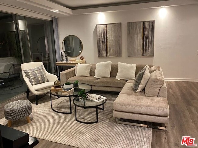 Foto del edificio - 7250 Franklin Ave