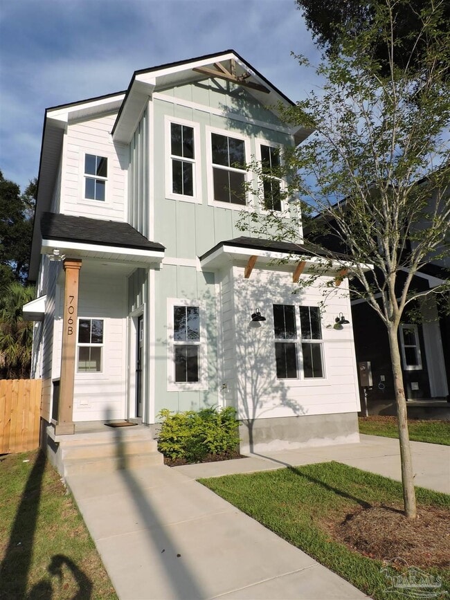 Building Photo - 706 N F St