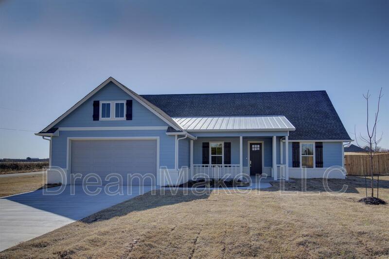 Primary Photo - 3027 SE 34th St