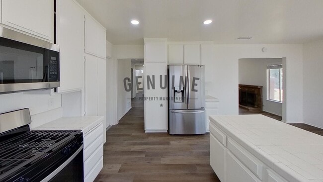 Building Photo - Coming Soon: 3Bd 2Ba Home in Lake Forest