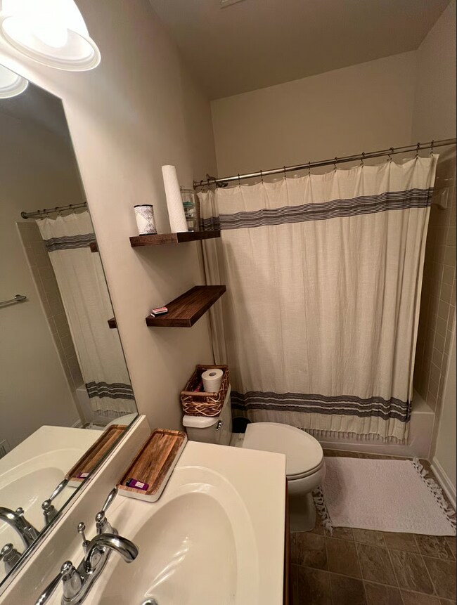 Foto del edificio - 3728 Foote St NE