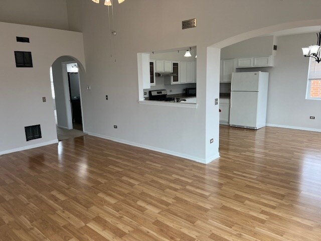 Foto del edificio - 16650 Liberty Cir