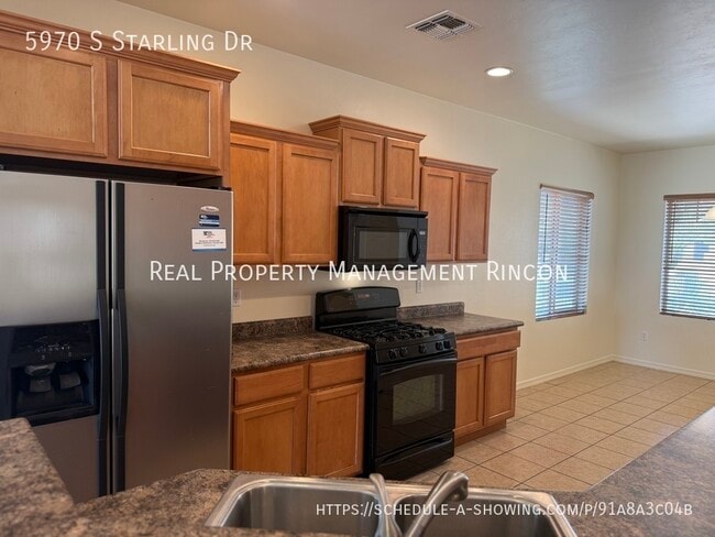 Building Photo - 5970 S Starling Dr