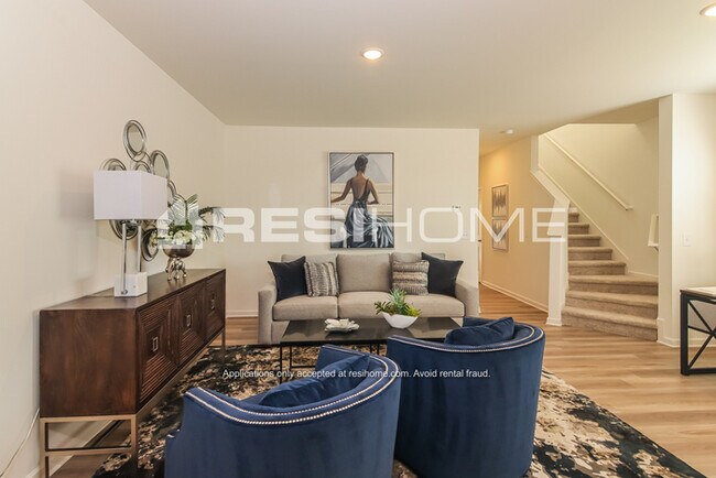 Foto del edificio - 677 Louis Ln