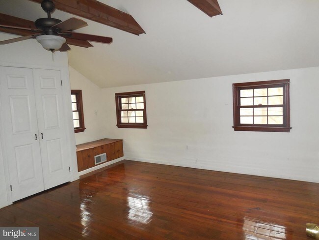 Building Photo - 1442 S Whitford Rd