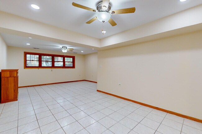 Foto del edificio - 4744 N Hermitage Ave