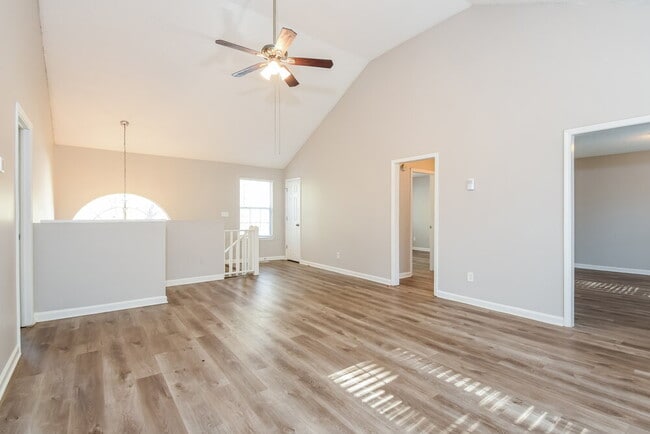 Foto del edificio - 6953 Cave Springs Rd