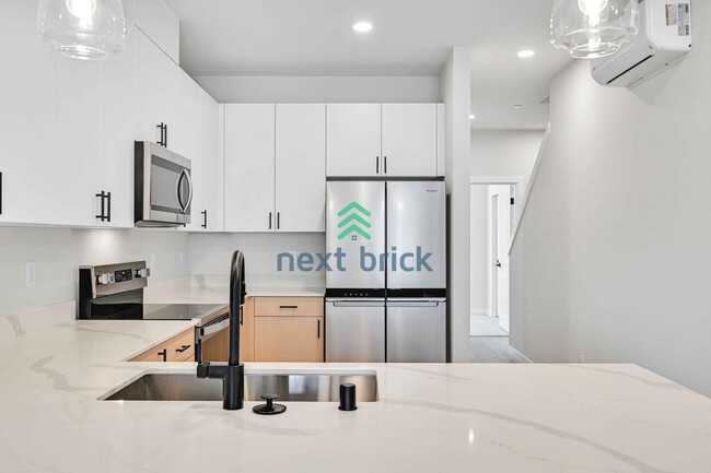 Foto del edificio - Modern Brand New 3-Bed, 3-Bath Home in the...