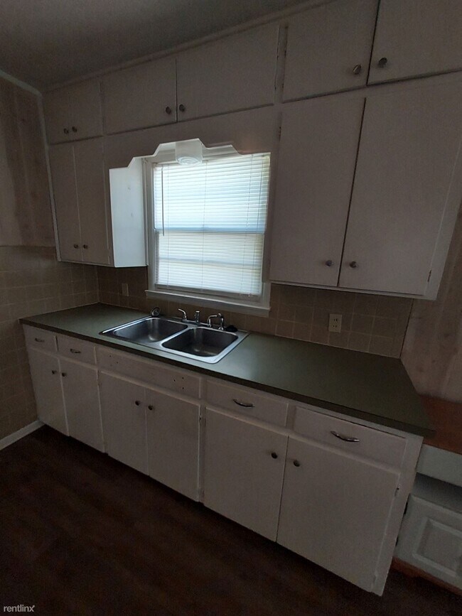 Foto del edificio - 3 br, 1 bath House - 631 N Custer St