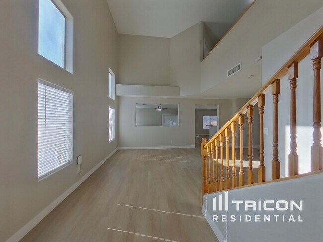 Building Photo - 10117 W Luxton Ln