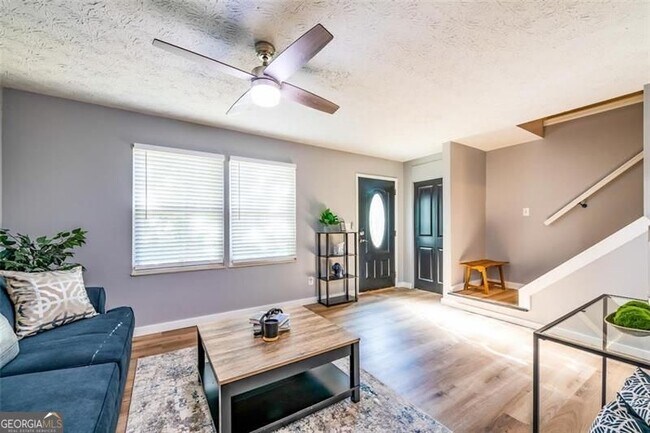 Foto del edificio - 859 Regal Path Ln