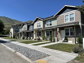 Building Photo - 430 S 2nd St