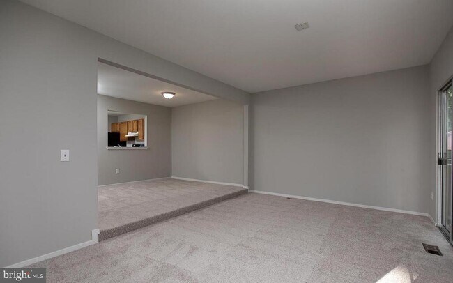 Building Photo - 1344 Alderton Ln