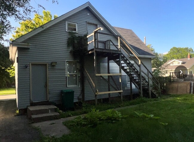 Building Photo - 305 S Maffit St