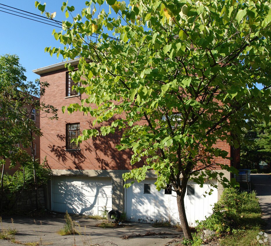 Building Photo - 1817 Section Rd