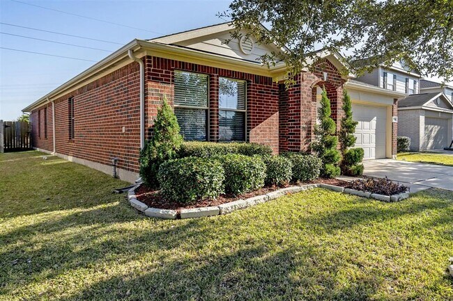 Building Photo - 7930 Yaupon View Dr