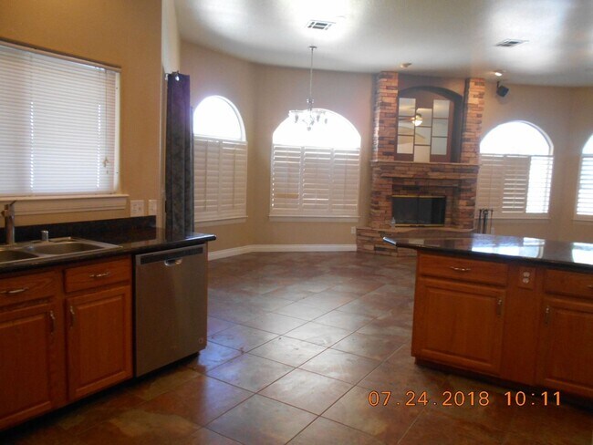 Building Photo - Single Story 4 Bedroom on 1/2 Acre Lot w/ Pool & Spa!