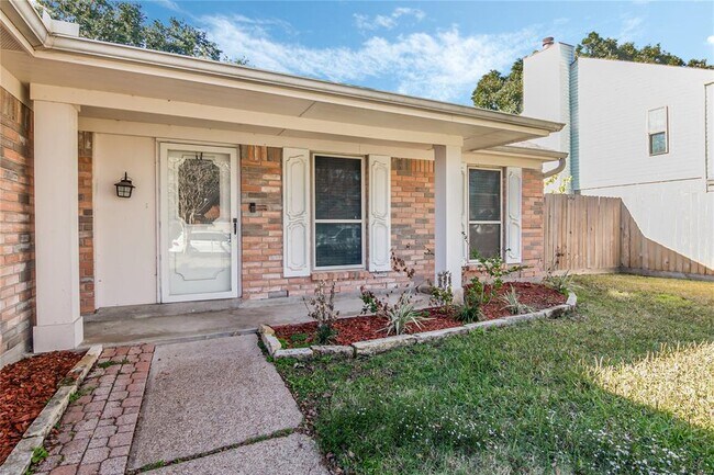 Building Photo - 3904 Spring Garden Dr
