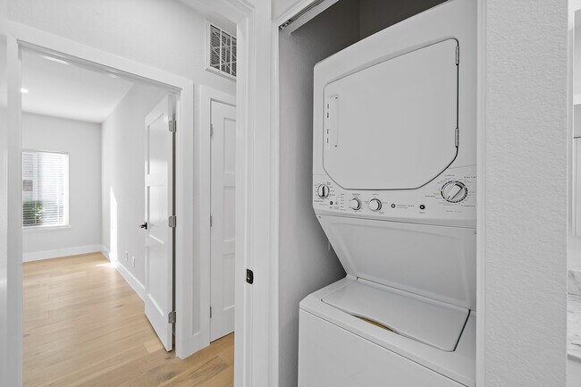 Foto del edificio - 104 Norris Canyon Place