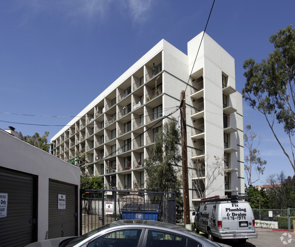 Foto del edificio - Wesley Terrace Apartments