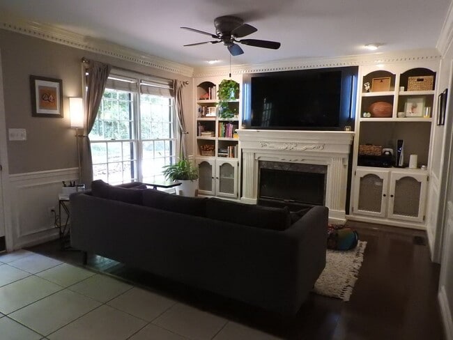 Building Photo - 804 Tulip Poplar Dr