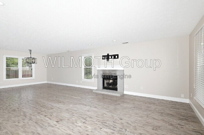 Foto del edificio - 9224 Oak Knoll Ln
