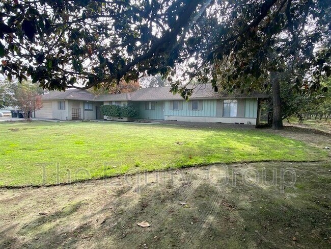 Foto del edificio - 841 E Caldwell Ave