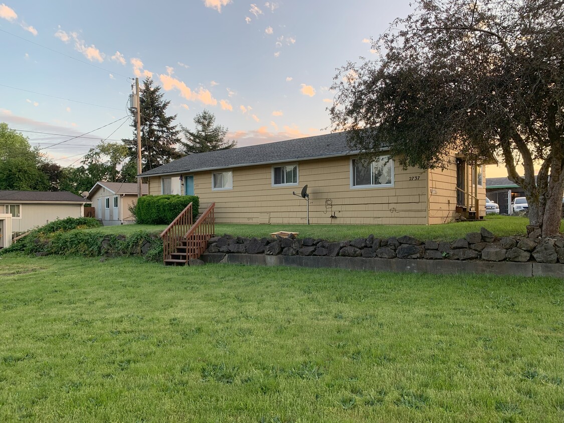 Primary Photo - 2735 Hefner Ave