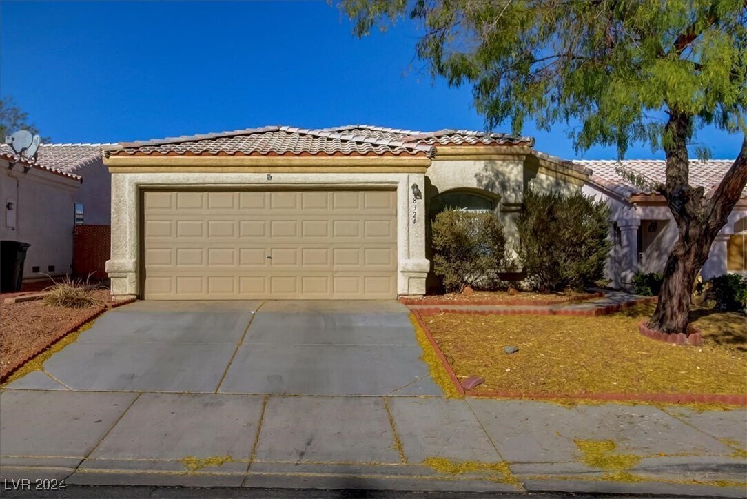 Foto principal - 8324 Carmen Blvd