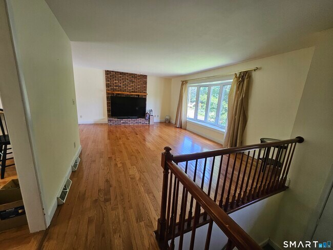 Foto del edificio - 172 Country Hills Rd