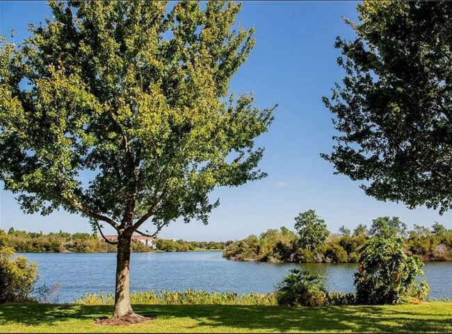 Foto del edificio - 2554 Middleton Grove Dr