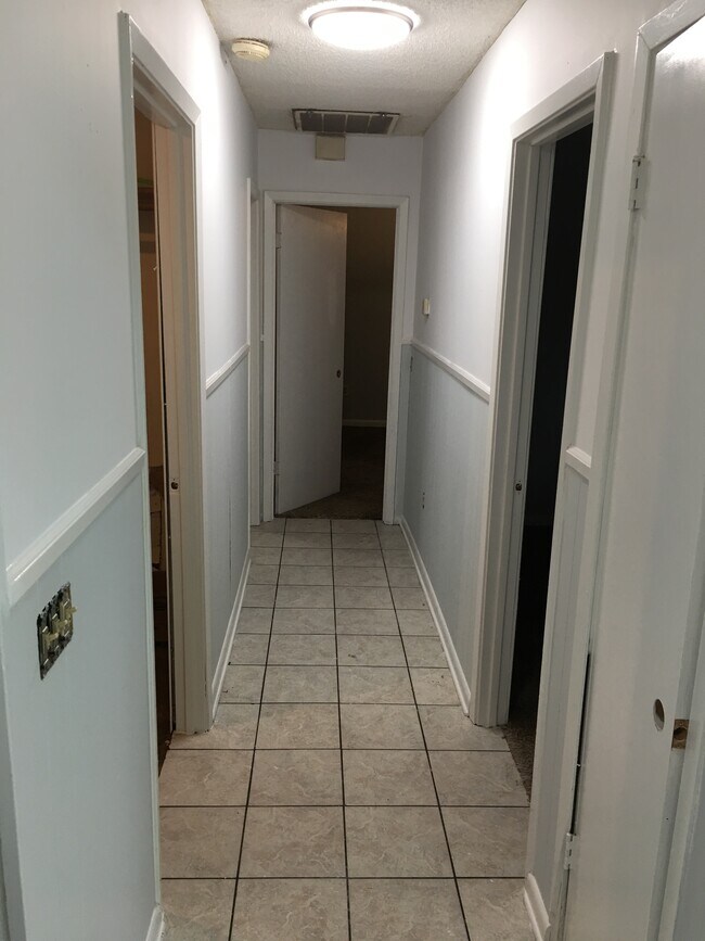 1010 N Sunny Hill Dr, Pineville, LA 71360 Townhome Rentals in