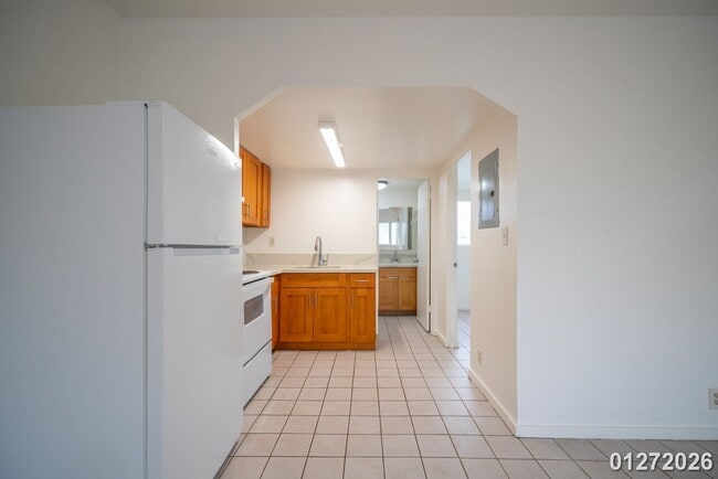 Building Photo - $2,200 /  2 Bed/ 1 Bath Spacious Duplex Centrally Located in Pearl City (Waiawa)