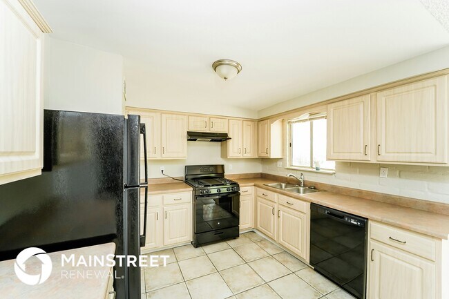 Building Photo - 3232 E Stallion Ln