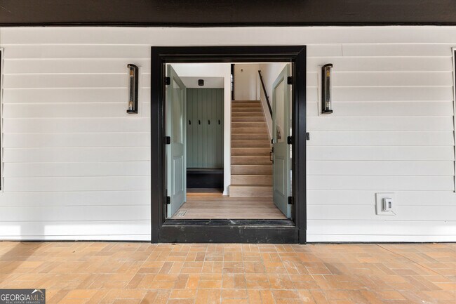 Foto del edificio - 260 Sandy Lake Cir