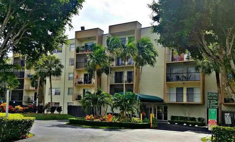 Foto principal - 14250 SW 62nd St
