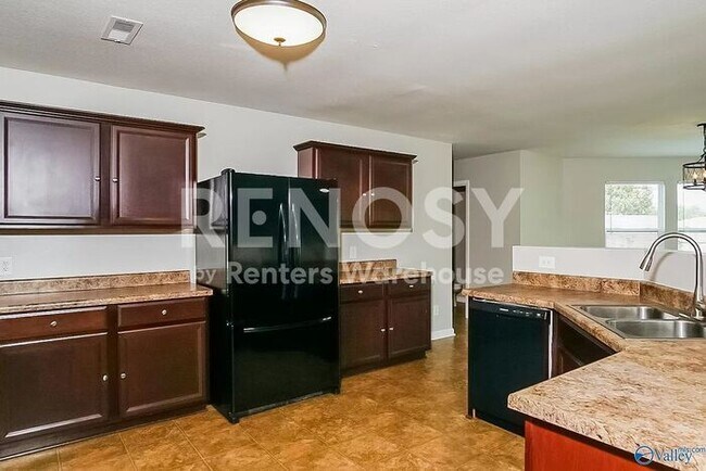 Building Photo - 123 Forestbrook Dr